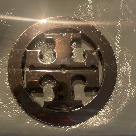 Tory Burch grey/silver metallic clutch. - Picture 3 of 8